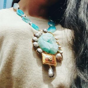 Druzy pendant with agates
