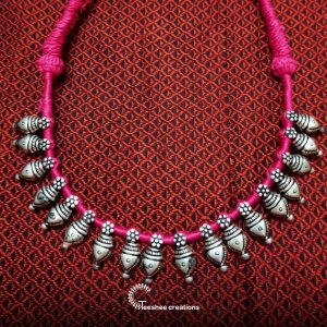 Small thread neckpiece (Pink-b)