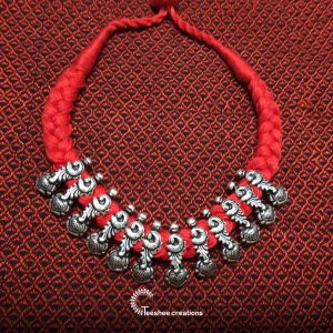 Thread neckpiece (Red-b)