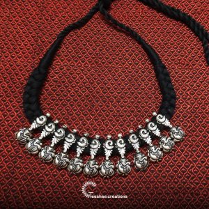 Thread neckpiece (Black-c)