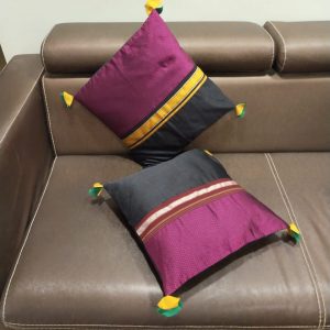 Khun Pillow cover (Black-Magenta)