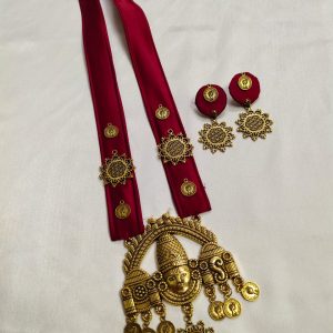 Handcrafted neck piece