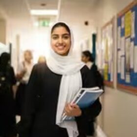 Profile picture of Elina Noor